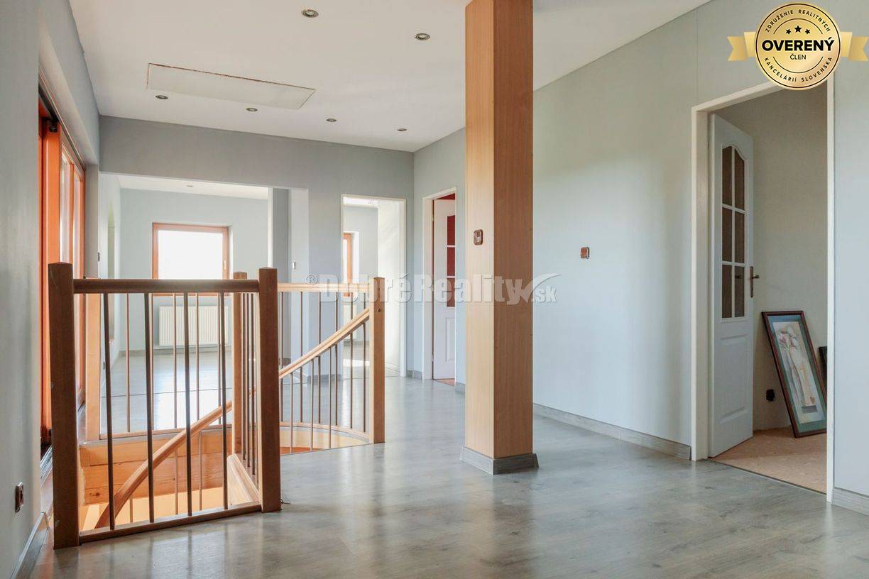 Ponúkame na predaj 2 rodinné domy na jednom pozemku v obci Dvory nad Ž