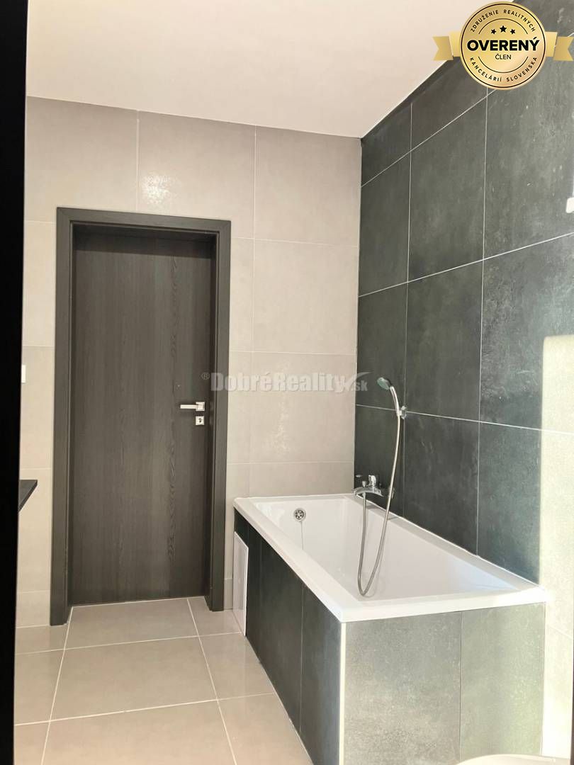 Ponúkame Vám na predaj 3 - izbový rodinný dom po kompletnej rekonštruk
