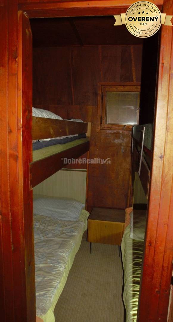 DOBRÉ REALITY - Sympatická rekreačná chatka so záhradou na predaj
