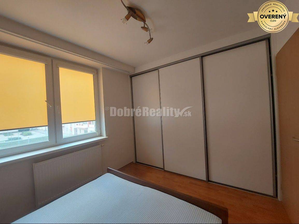 PRENÁJOM: 2 IZBOVÝ BYT S BALKÓNOM A PARKOVANÍM, CENTRUM