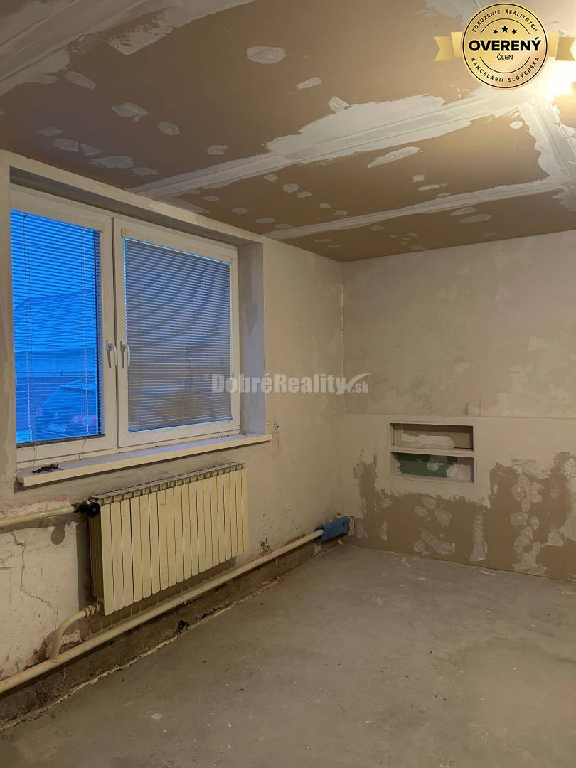 Novinka v obci Neded, pôvodný 3 - izbový rodinný dom na predaj.