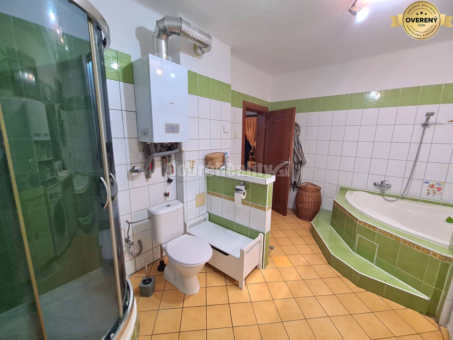 Znížená cena-centrum mesta - priestanný dvojpodlažný dom 176m2 úžitkov