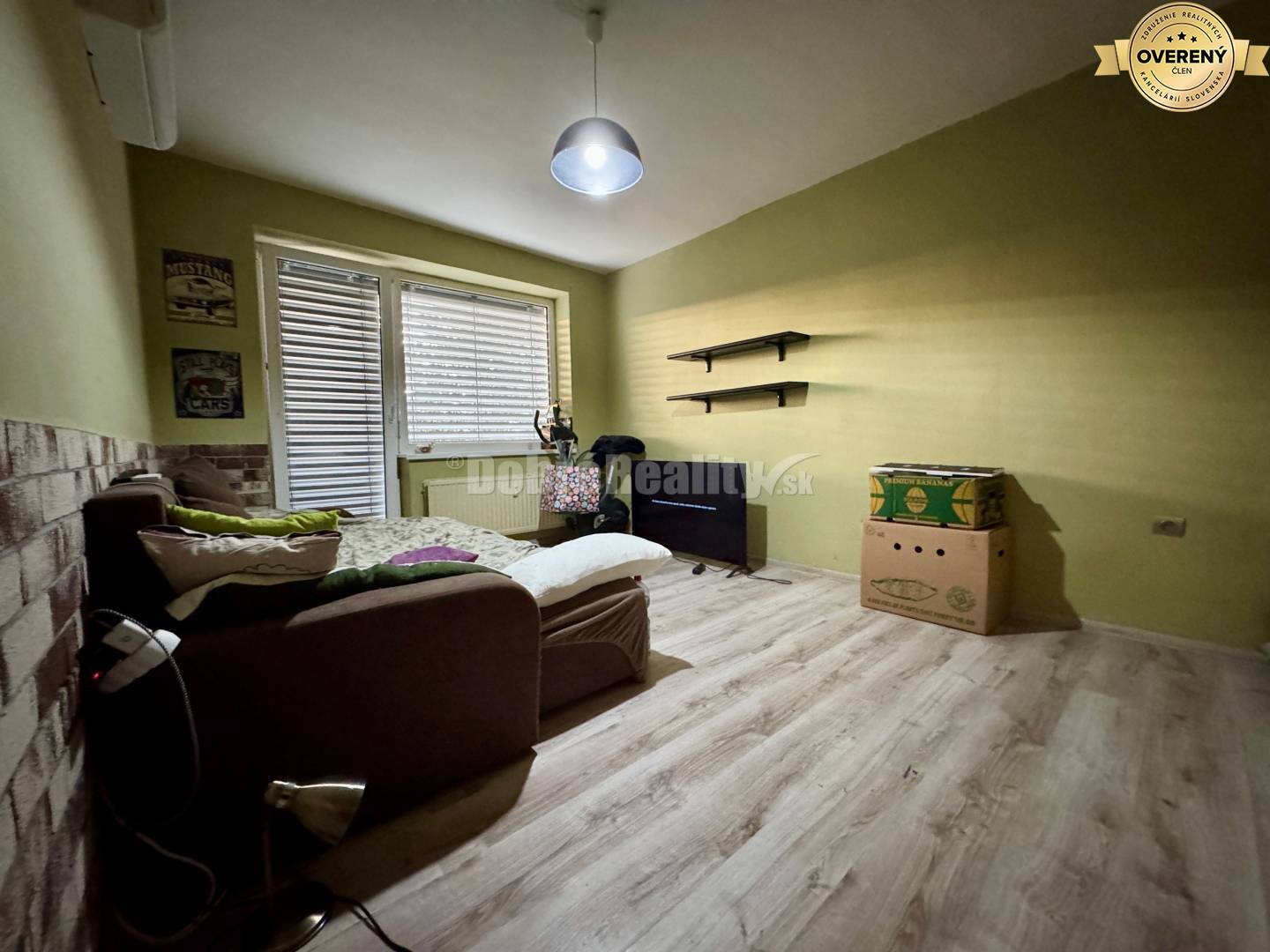 Dobré reality ponúkajú IBA U NÁS na predaj prerobený 2 izbový byt s ga