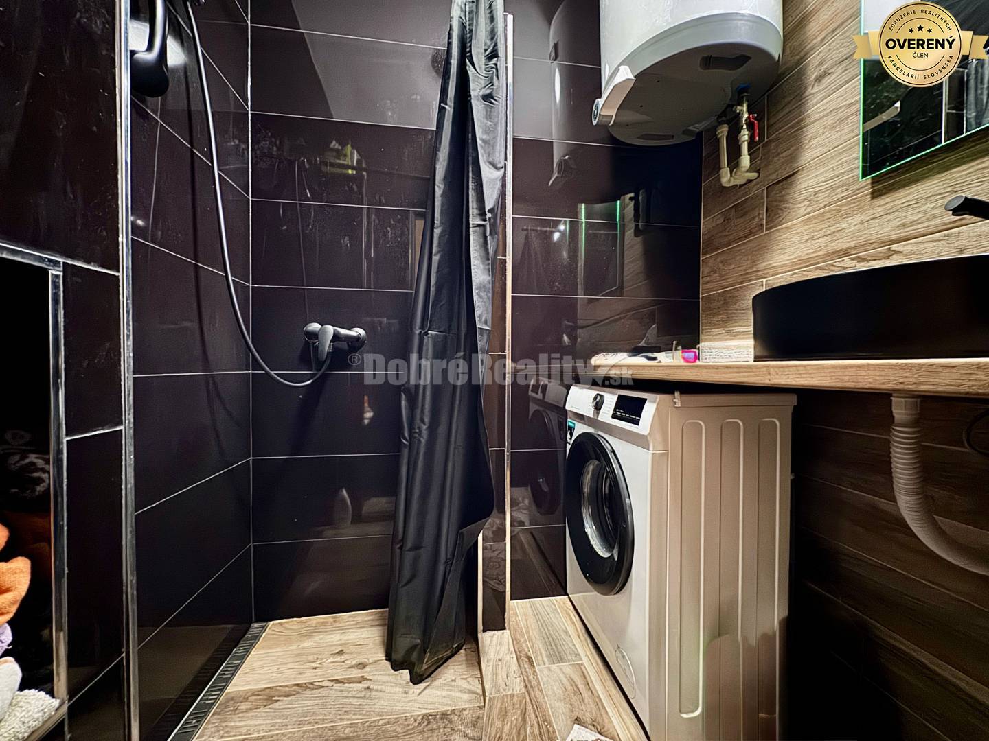 Dobré reality ponúkajú IBA U NÁS na predaj prerobený 2 izbový byt s ga