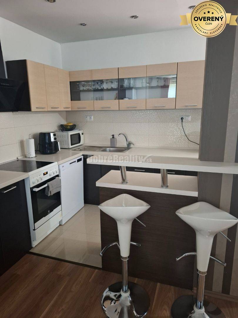 SUPER PONUKA pekného RD v Kostolnom Seku