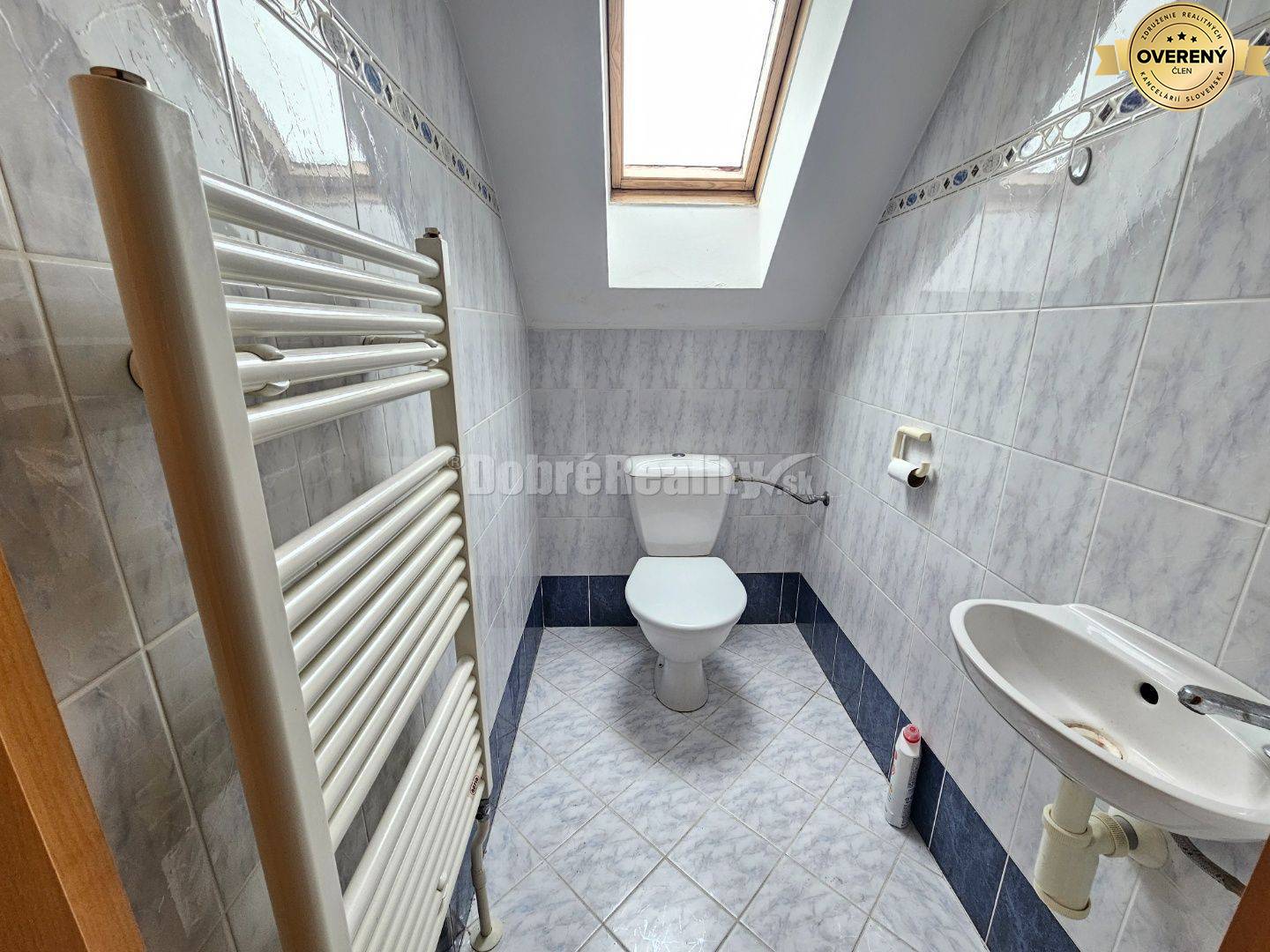 PRENÁJOM 4 izbového bytu v podkroví - centrum PIEŠŤANY