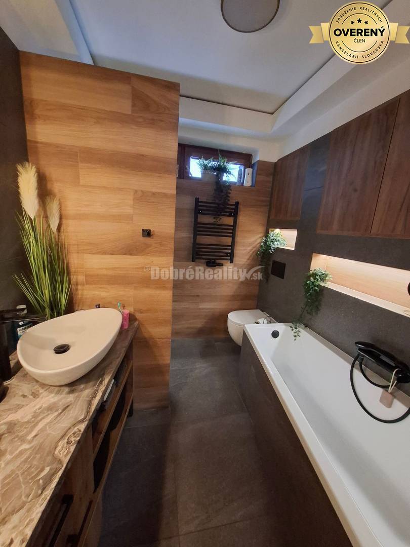 Dobre reality Ponukame na prenájom krásny RD