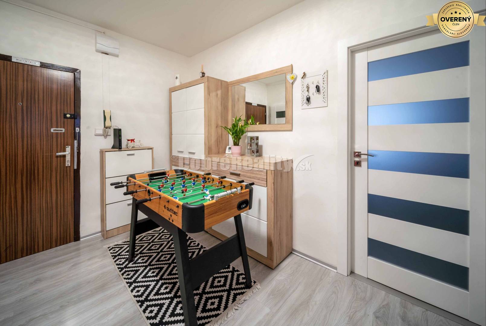 EXKLUZÍVNE NA PREDAJ - veľký 4-izbový byt na Vodárenskej ulici