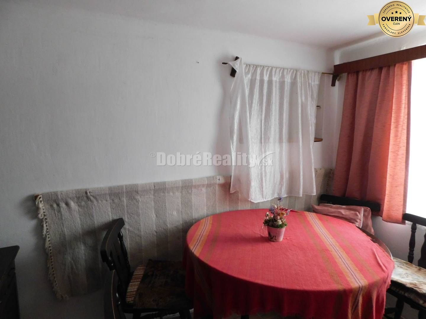 REZERVOVANE! Ponúkame Vám na predaj 2-izb. rodinný dom vo Dvoroch nad
