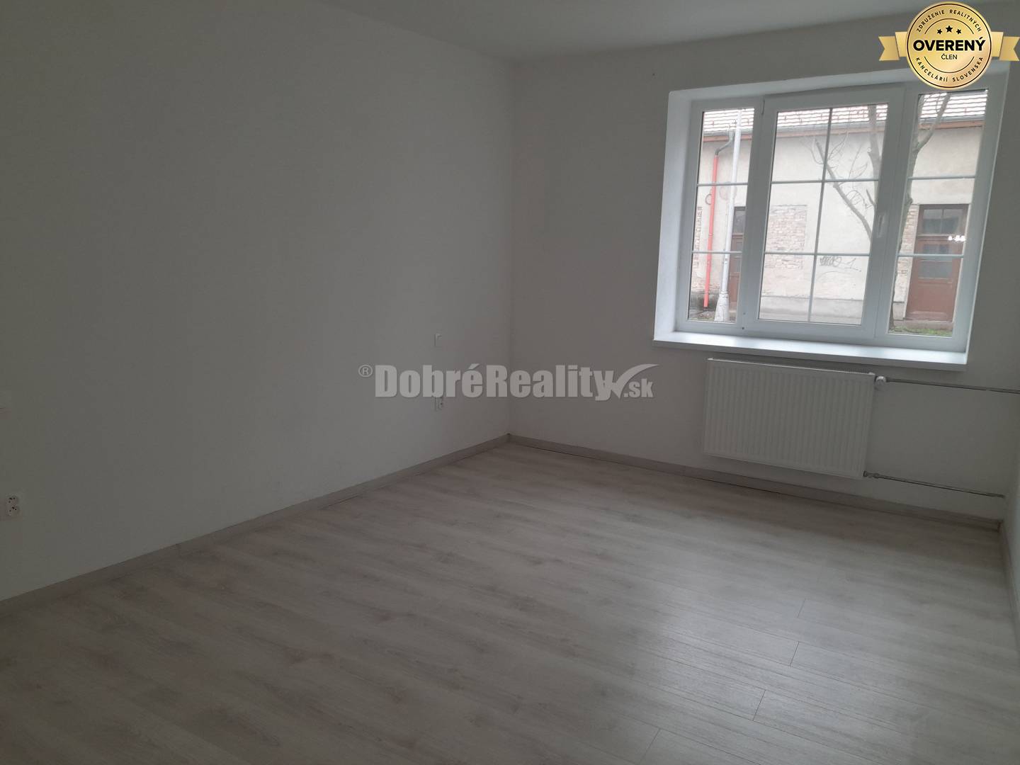 Prenájom 3 izbového bytu na Kasárenskej