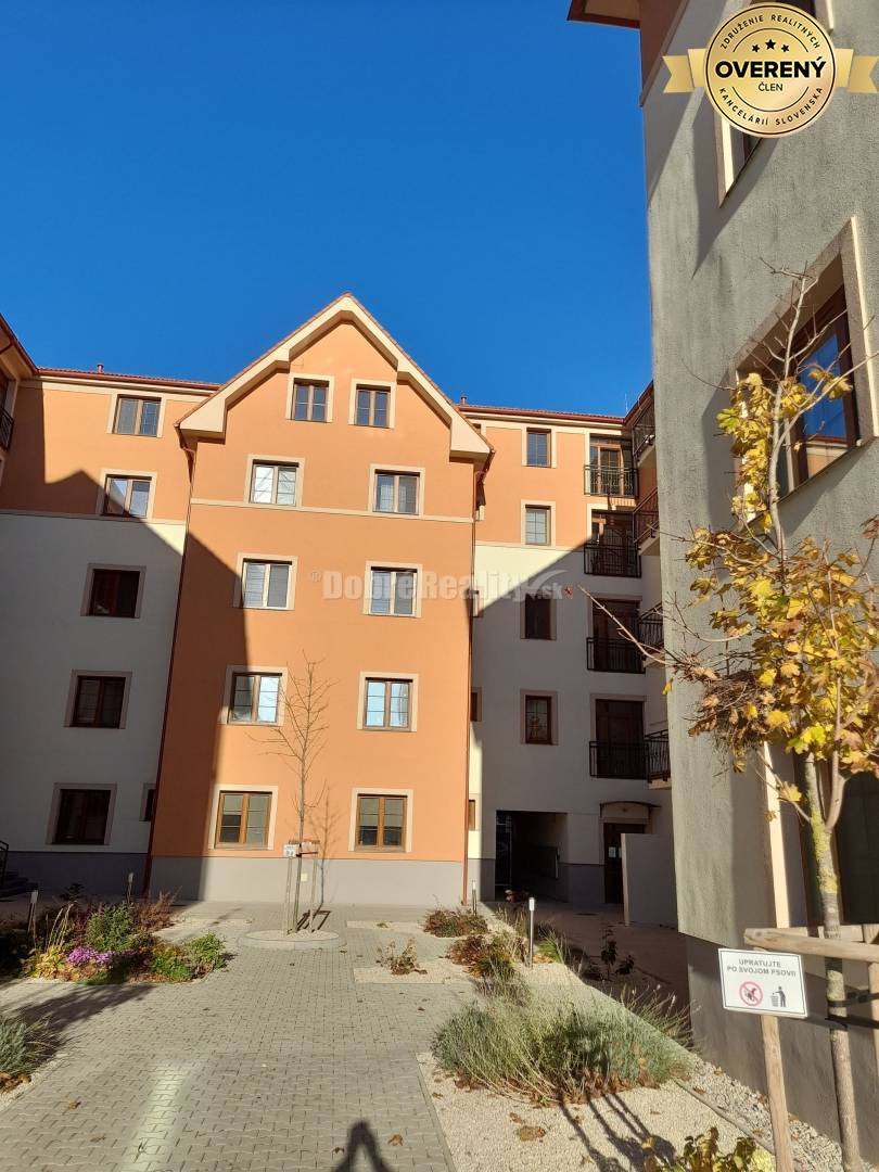 Prenájom 3 izbového bytu na Kasárenskej