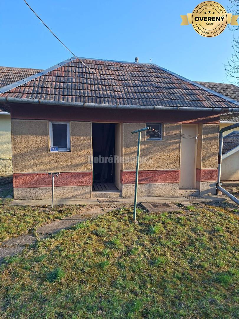 Dobré reality ponúkajú na predaj rodinný dom v obci Jasová, o. Nové Z