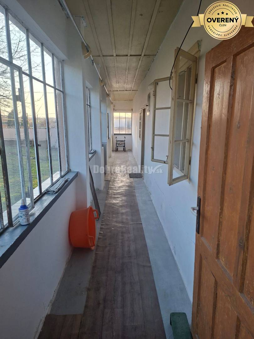 Dobré reality ponúkajú na predaj rodinný dom v obci Jasová, o. Nové Z