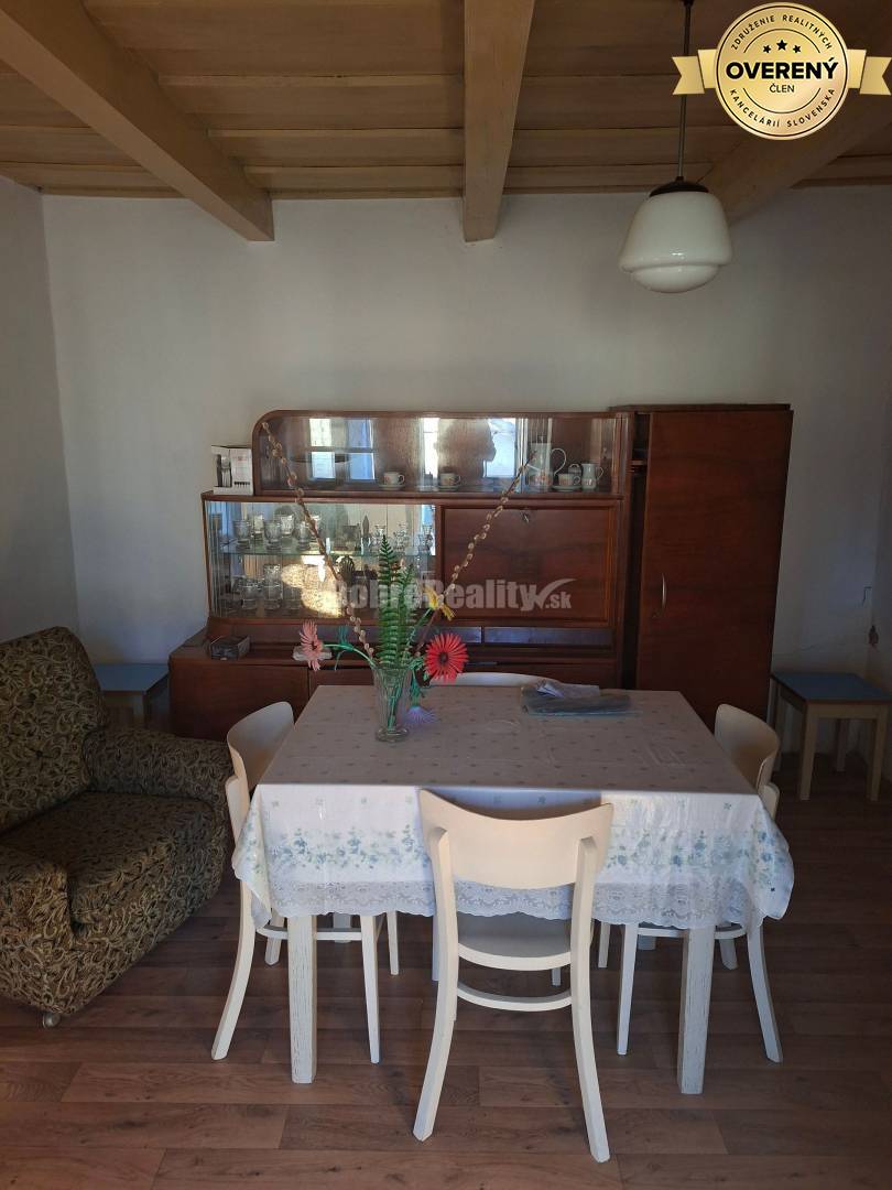 Dobré reality ponúkajú na predaj rodinný dom v obci Jasová, o. Nové Z