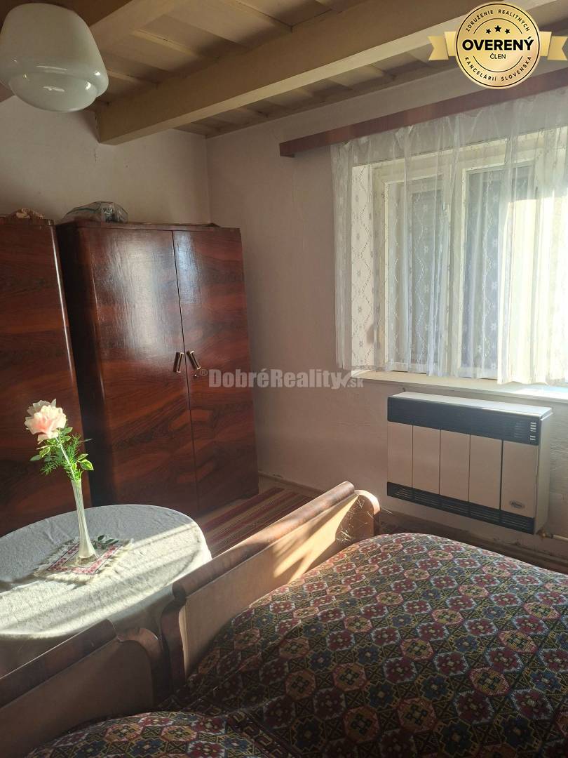 Dobré reality ponúkajú na predaj rodinný dom v obci Jasová, o. Nové Z