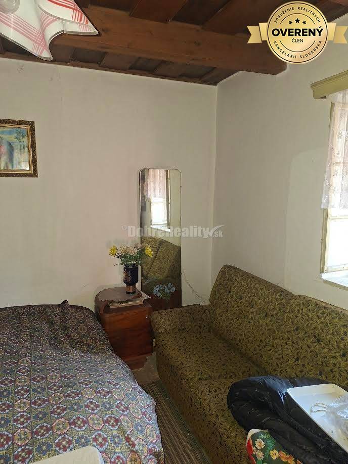 Dobré reality ponúkajú na predaj rodinný dom v obci Jasová, o. Nové Z