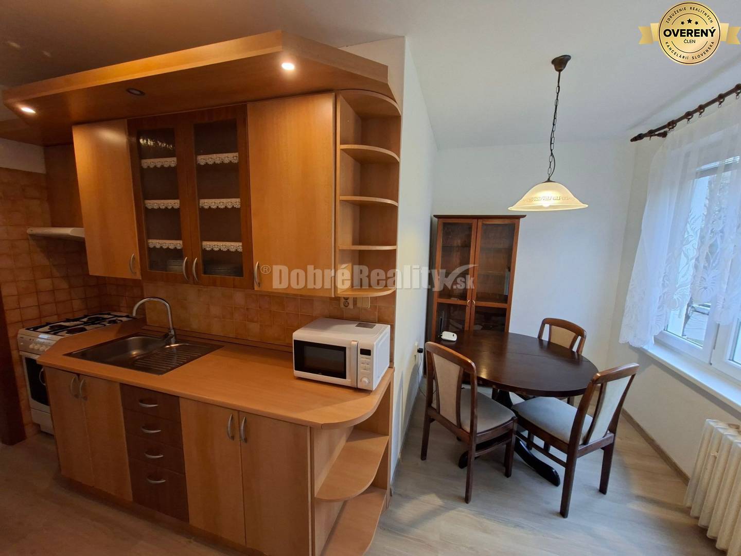 DOBRÉ REALIY -Na prenájom kompl. zariadený 2-i byt prerobený na 3-i ,