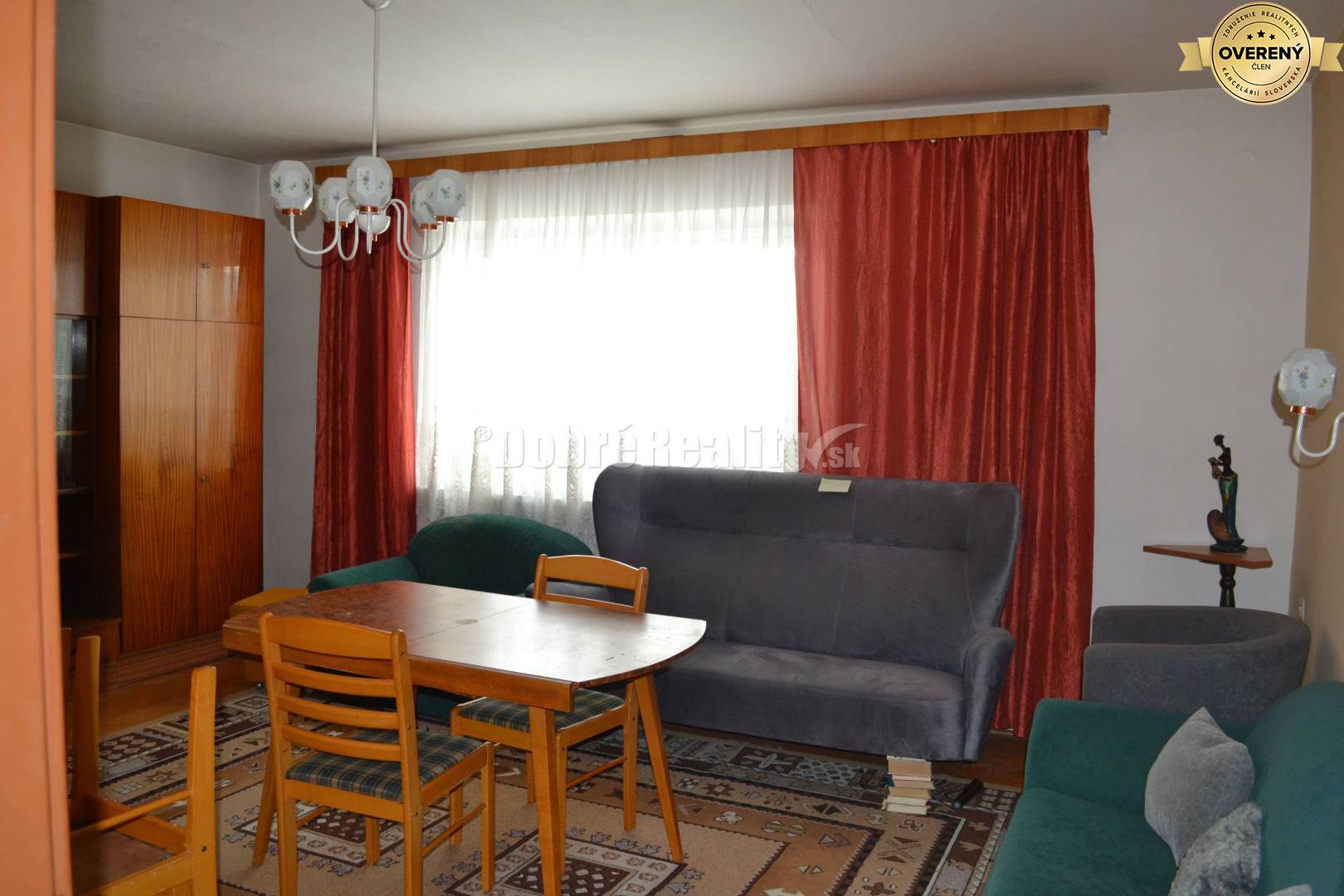 Dobré Reality ponúkajú na predaj priestranný 6 - izbový rodinný dom v