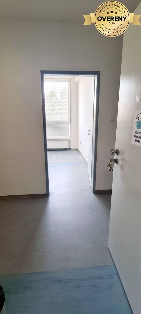 Dobré reality-na prenájom priestory 48,4 m2 a 30,90m2+ kúpelňa s wc, p