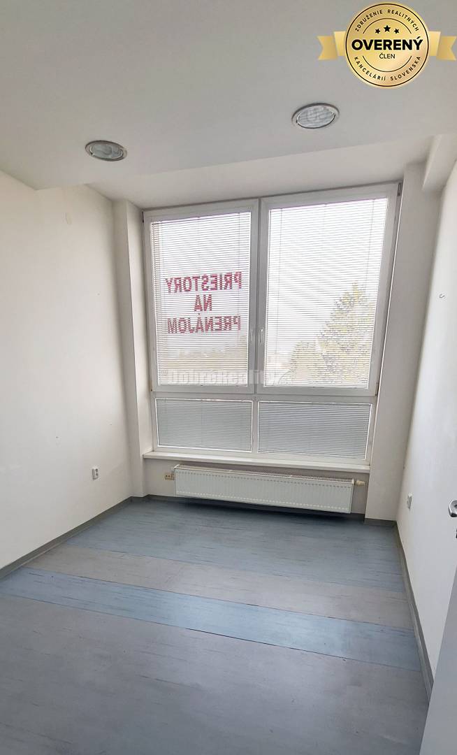 Dobré reality-na prenájom priestory 48,4 m2 a 30,90m2+ kúpelňa s wc, p