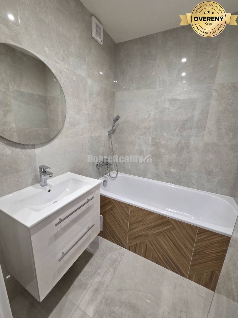 3 izbový byt na Starom Sídlisku o výmere 74m2.