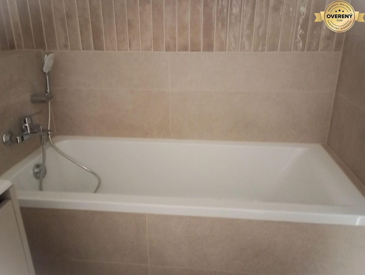 3343020_13.jpg