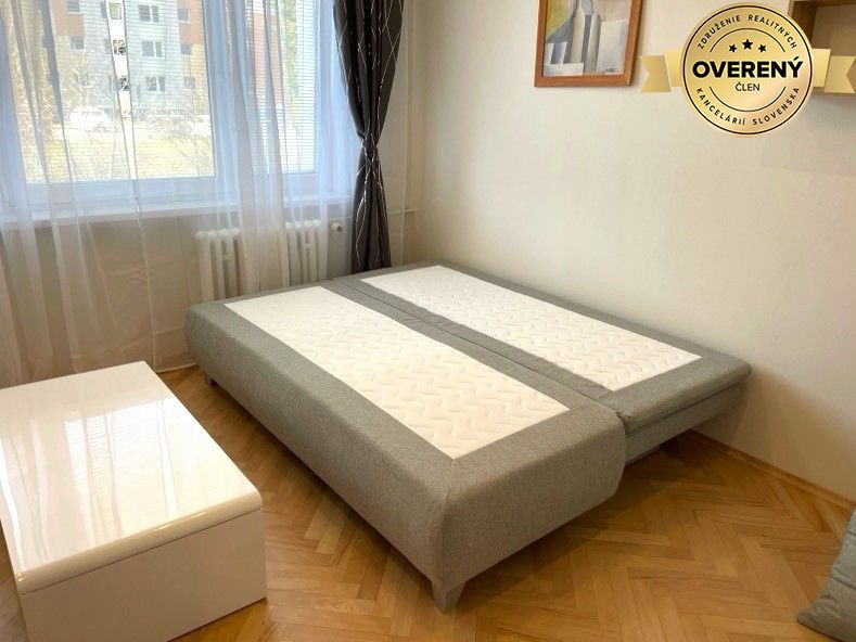 roztiahnutý gauč7.jpg