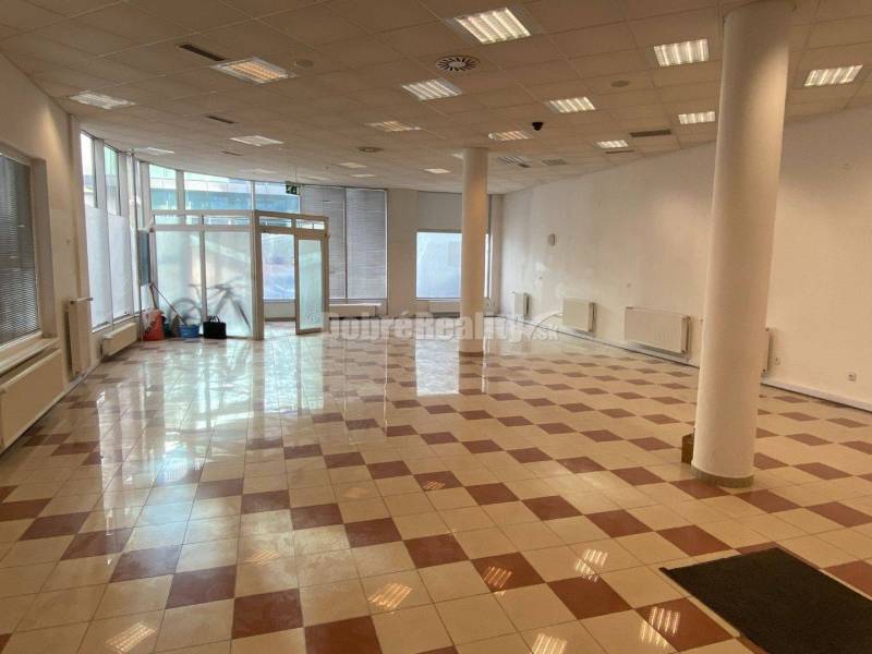Na prenájom exkluzívne priestory na obchodné alebo kancelárske účely v