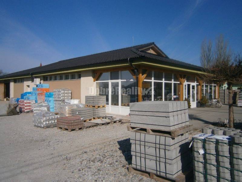 Predajňa rozličného tovaru v obci Kolta na predaj.
