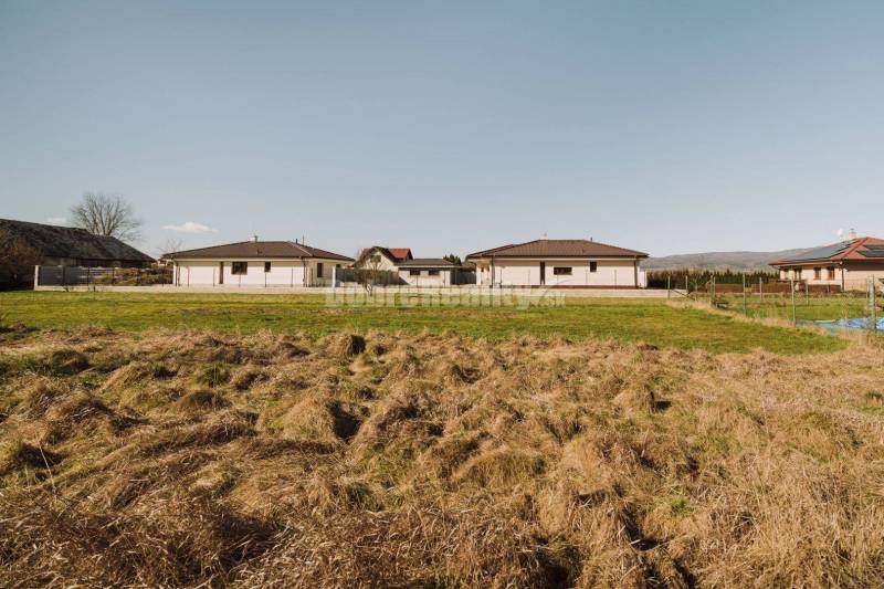 PREDAJ: Veľká Lúka - Záhumnie - pozemok pre rodinný dom, 772 m2
