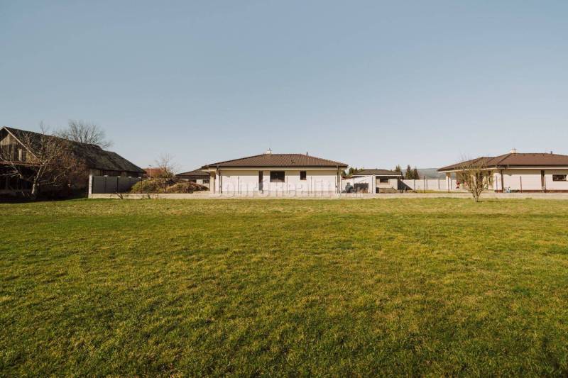 PREDAJ: Pozemok pre rodinný dom, 765 m2, Veľká Lúka, okres Zvolen