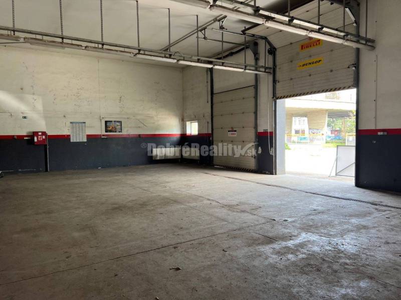 Ponúkame Vám komerčné priestory , priemyselný areál v Prievidzi