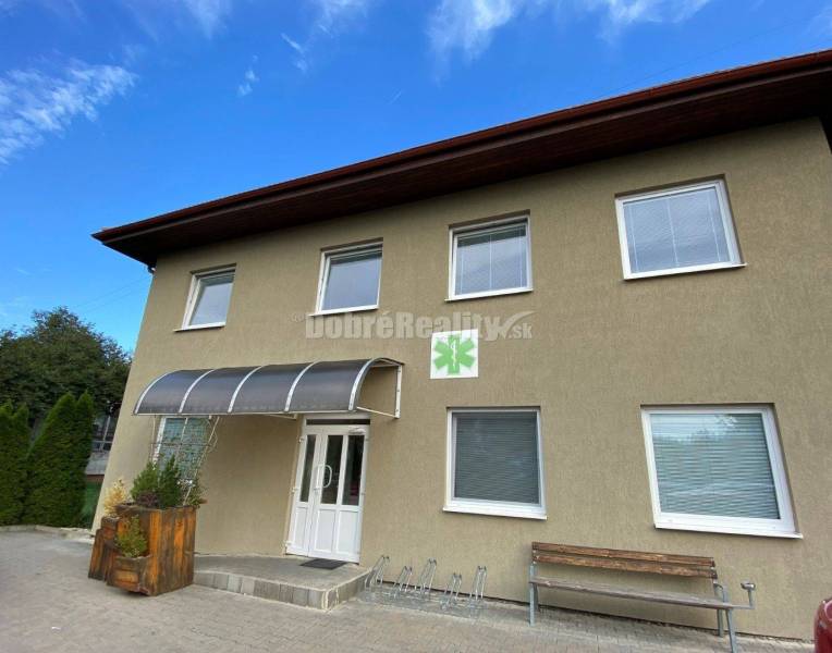 Na prenájom komerčný priestor, na služby či kancelárie v modernej mult