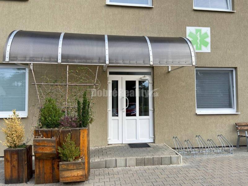Na prenájom komerčný priestor, na služby či kancelárie v modernej mult