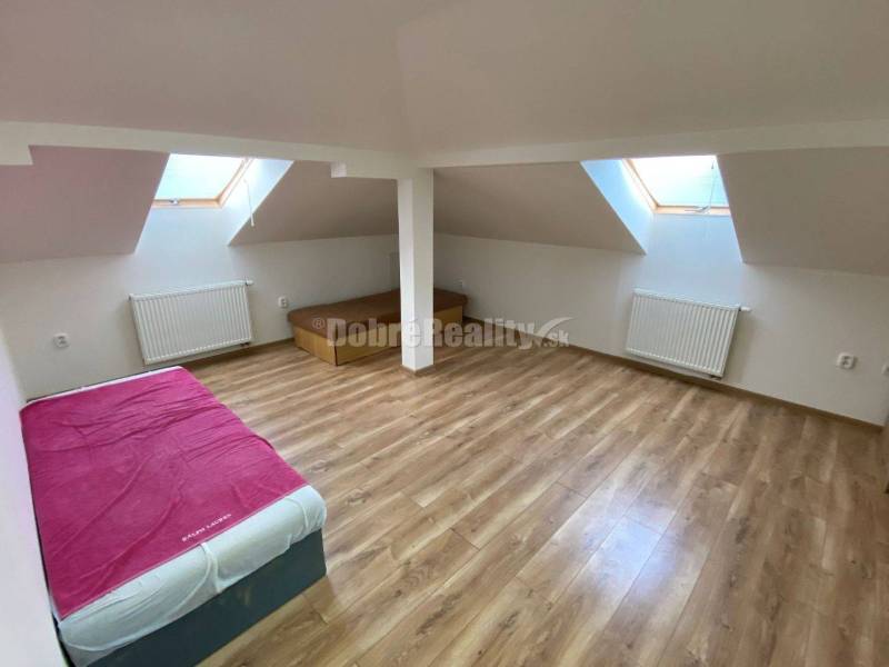 Na prenájom komerčný priestor, na služby či kancelárie v modernej mult