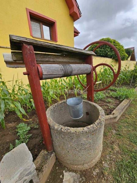 RD v obci RADAVA -  4 km od  PODHÁJSKEJ! Veľkolepý pozemok s potenciál