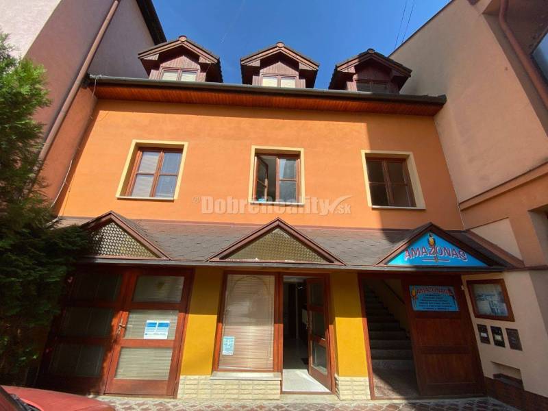 Na predaj polyfunkčná budova v centre mesta na podnikanie alebo na býv