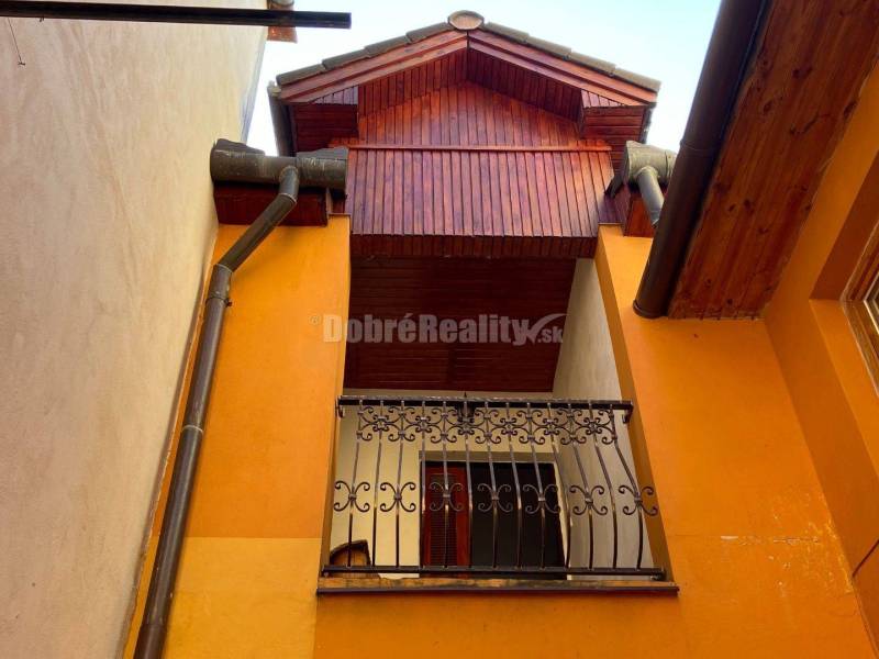 Na predaj polyfunkčná budova v centre mesta na podnikanie alebo na býv