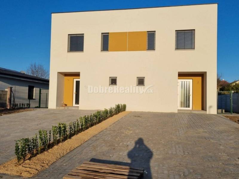 Rezervovane! Exkluzivne predaj rodinného domu novostavba v obci Veľké 