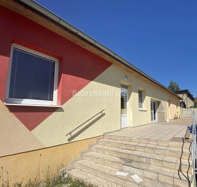 Na prenájom rôzne lukratívne komerčné priestory v multifunkčnom areáli