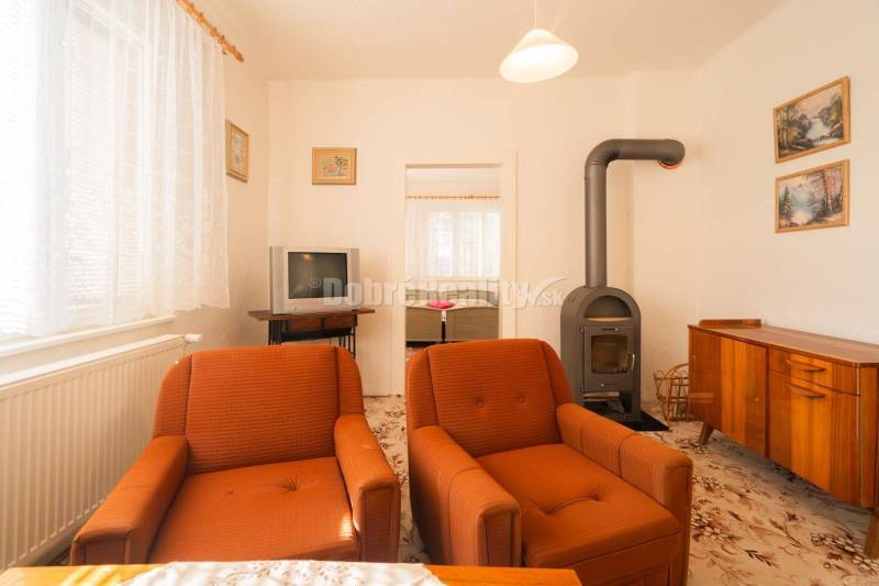 PREDAJ: Menší rodinný dom na brehu Rimavy, 104 m2, Tisovec, okres Rima