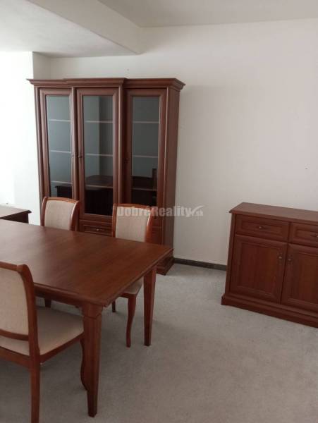 Podnikateľské priestory v srdci Šale na prenájom