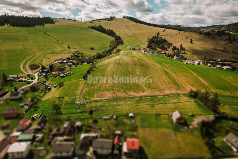 PREDAJ / VÝMENA: Rozľahlý, dobre dostupný pozemok s výhľadmi pod Urban