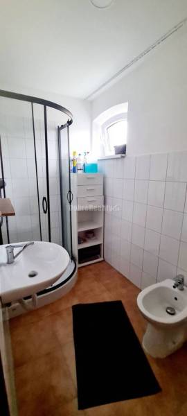 REZERVOVANÉ-objekt na bývanie aj podnikanie v centre obce Tešedíkovo, 