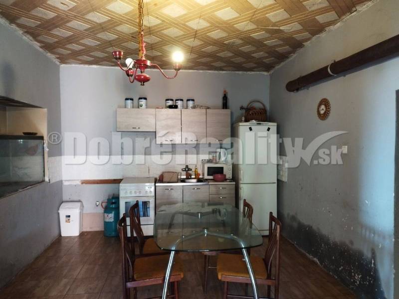 Rodinný dom v pôvodnom stave ,vhodný na rekonštrukciu....vo vyhľadávan