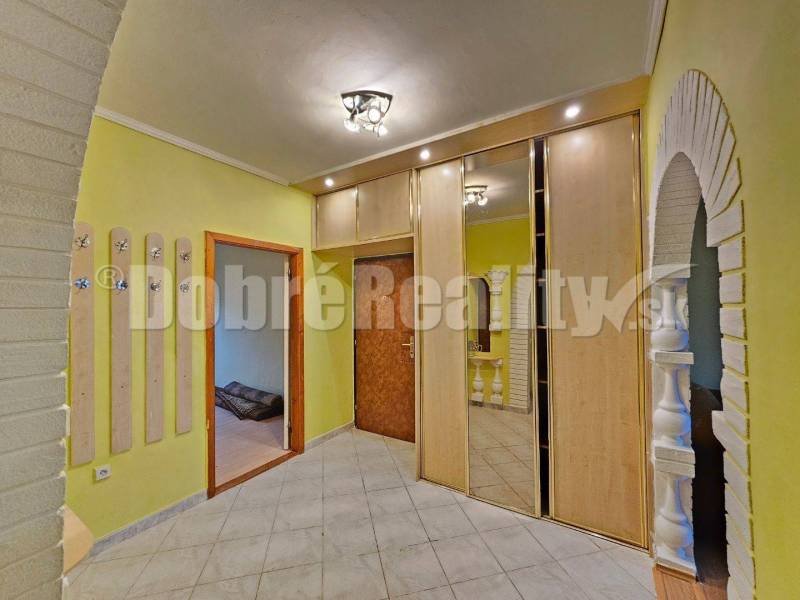 Exkluzívna ponuka! Na predaj 3 izbový byt na ul.M.Rázusa 70m2