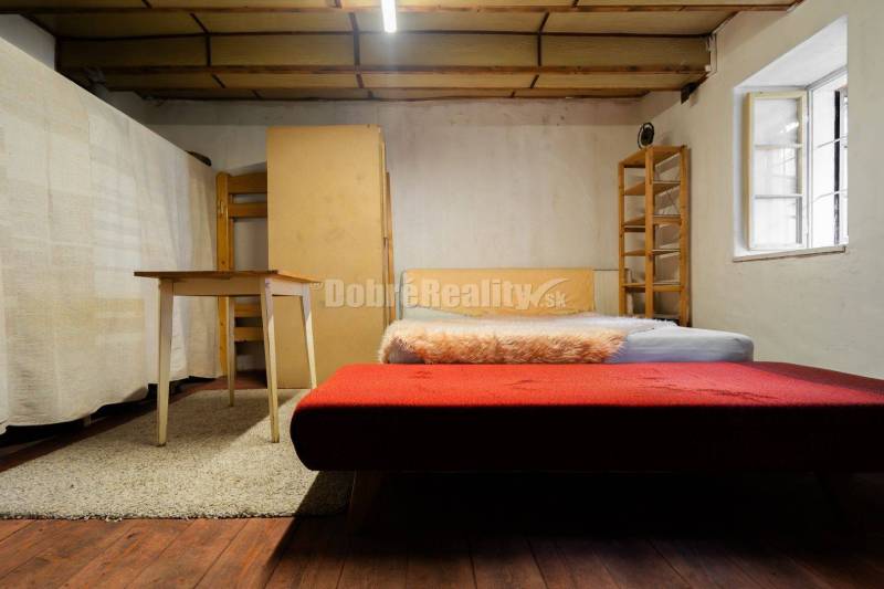 PREDAJ OD JEDNÉHO MAJITEĽA: Usadlosť U Rusnákov - 2 rodinné domy, hosp