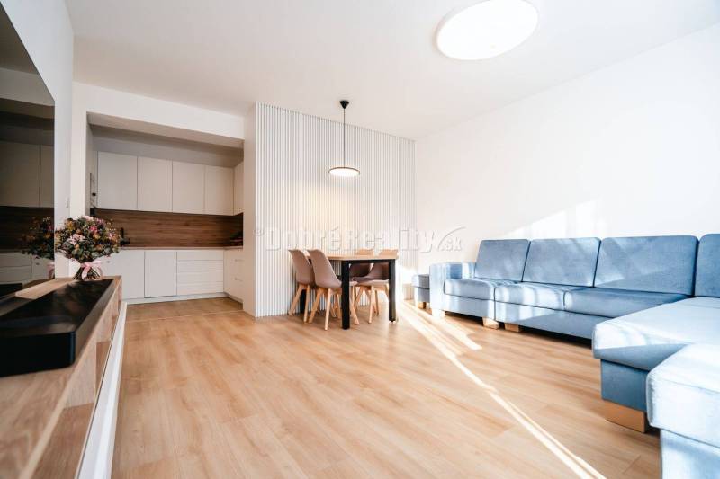 PREDAJ: Nadštandardný, zariadený 4 izbový byt v exkluzívnej rezidencii