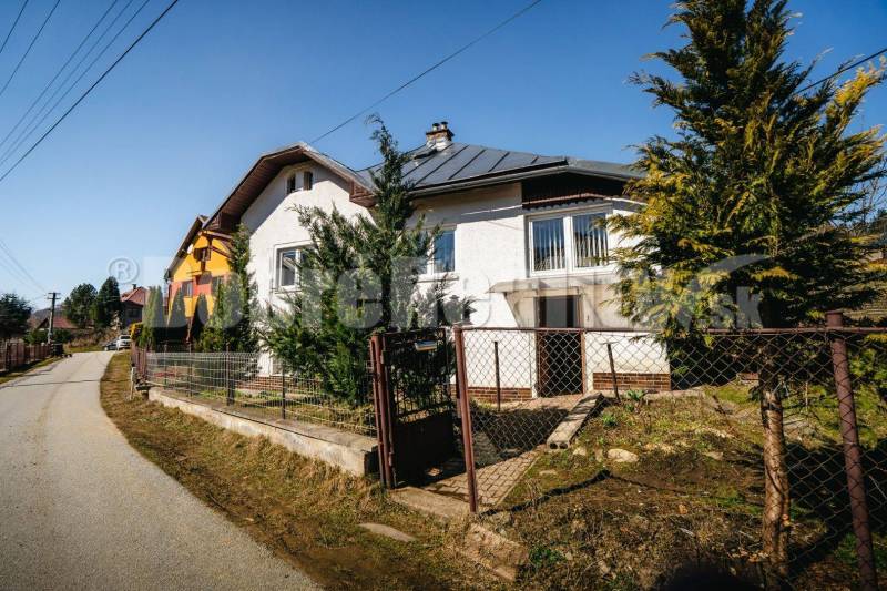 PREDAJ: Rodinný dom na rekonštrukciu, 147 m2, Beňuš, okres Brezno