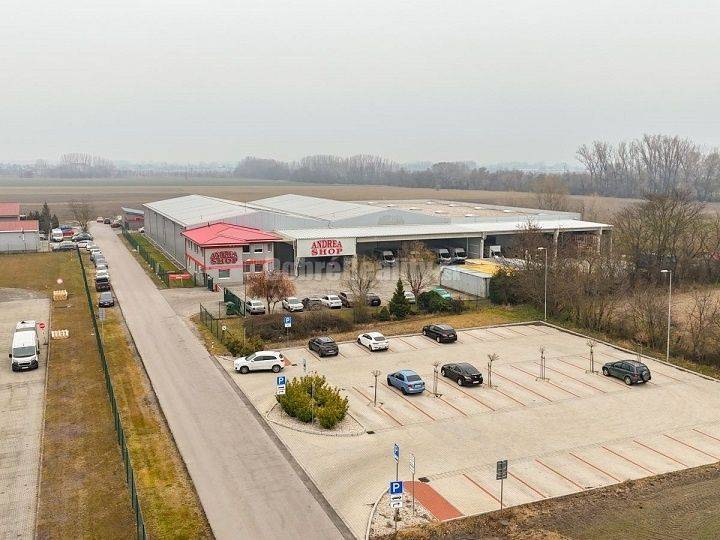 PREDAJ: Skladové priestory s pozemkami v Dunajskej Strede